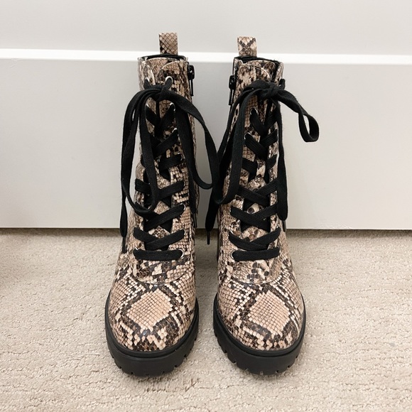 NEW Steve Madden Boots - Picture 3 of 9